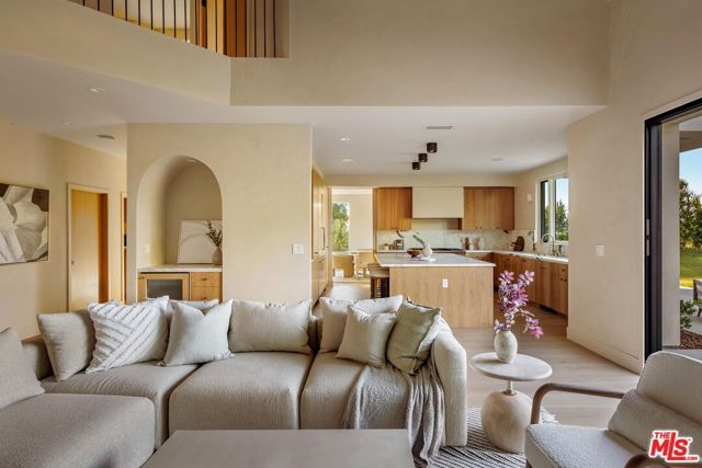 4016 San Remo Way, Tarzana (los Angeles), CA 91356