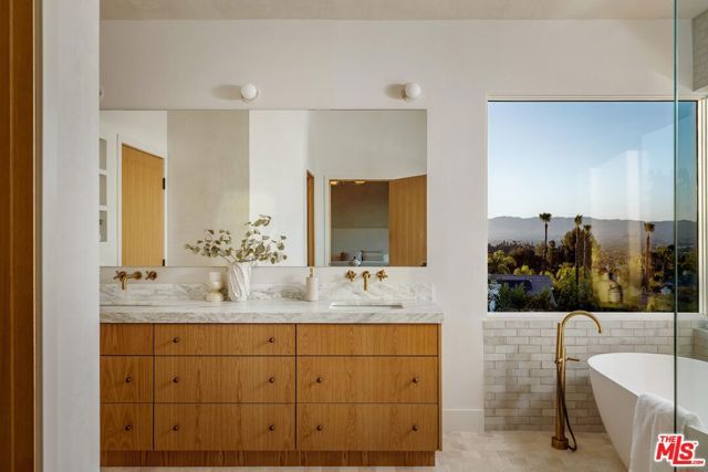 4016 San Remo Way, Tarzana (los Angeles), CA 91356