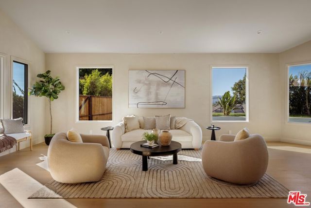 4016 San Remo Way, Tarzana (los Angeles), CA 91356