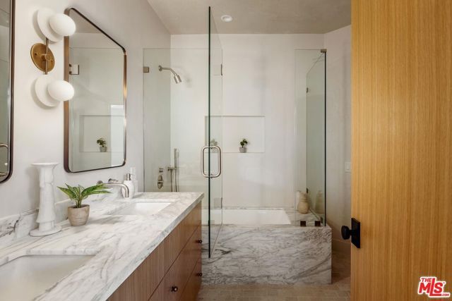 4016 San Remo Way, Tarzana (los Angeles), CA 91356