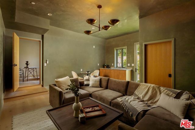 4016 San Remo Way, Tarzana (los Angeles), CA 91356