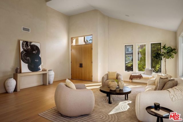 4016 San Remo Way, Tarzana (los Angeles), CA 91356