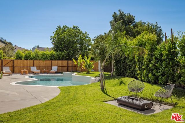 4016 San Remo Way, Tarzana (los Angeles), CA 91356
