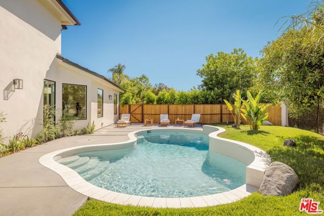 4016 San Remo Way, Tarzana (los Angeles), CA 91356