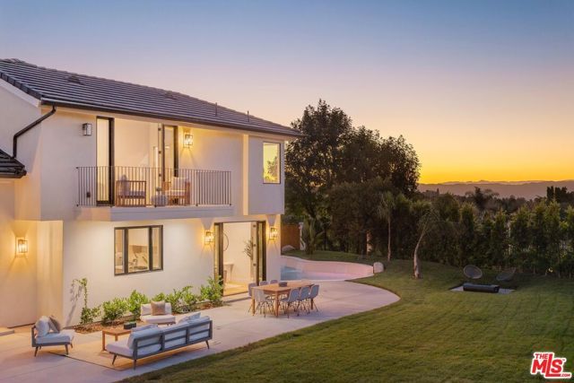 4016 San Remo Way, Tarzana (los Angeles), CA 91356