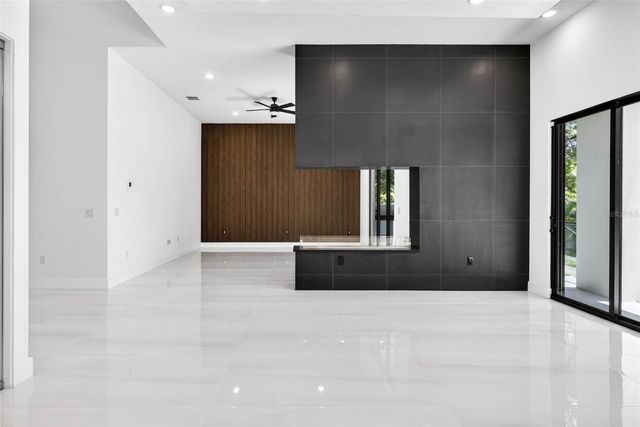 4426 W EUCLID AVENUE, Tampa, FL 33629