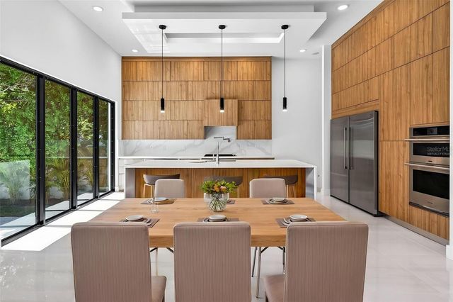 4426 W EUCLID AVENUE, Tampa, FL 33629