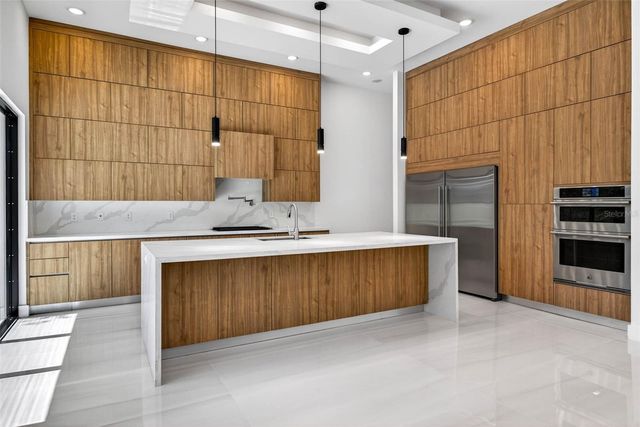 4426 W EUCLID AVENUE, Tampa, FL 33629