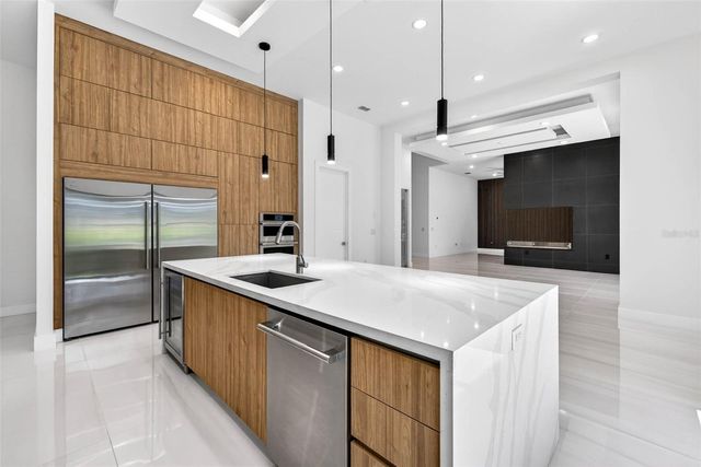 4426 W EUCLID AVENUE, Tampa, FL 33629