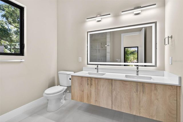 4426 W EUCLID AVENUE, Tampa, FL 33629