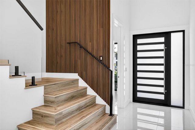 4426 W EUCLID AVENUE, Tampa, FL 33629