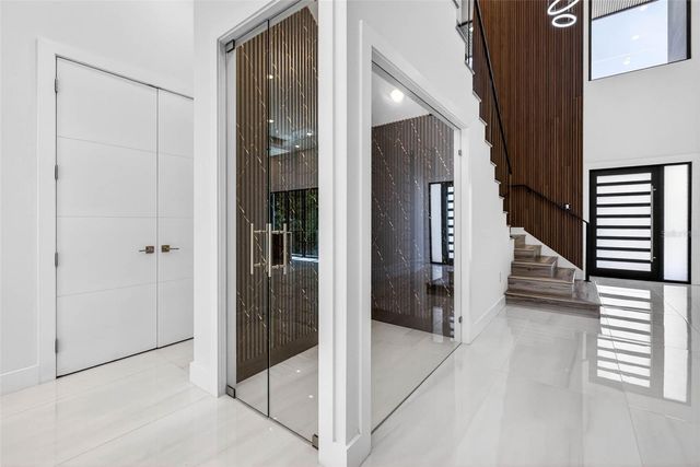 4426 W EUCLID AVENUE, Tampa, FL 33629