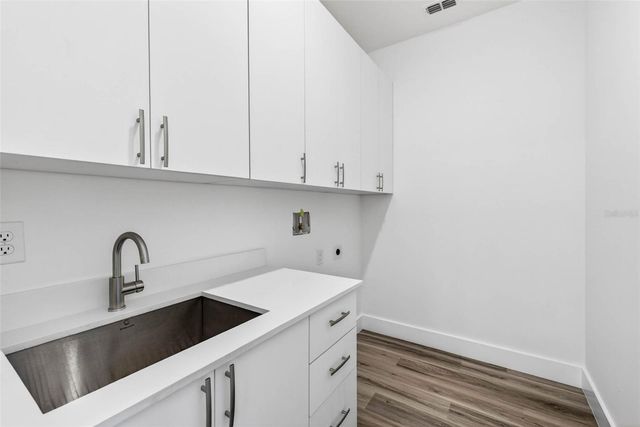 4426 W EUCLID AVENUE, Tampa, FL 33629