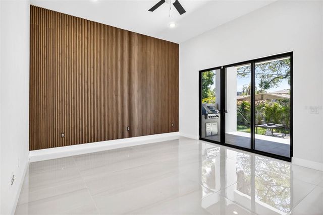 4426 W EUCLID AVENUE, Tampa, FL 33629