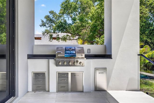 4426 W EUCLID AVENUE, Tampa, FL 33629