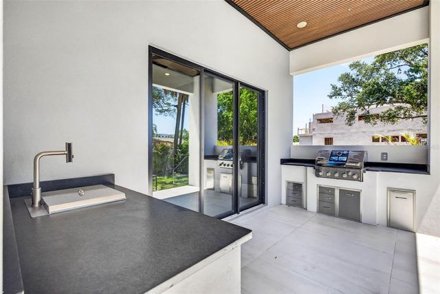 4426 W EUCLID AVENUE, Tampa, FL 33629