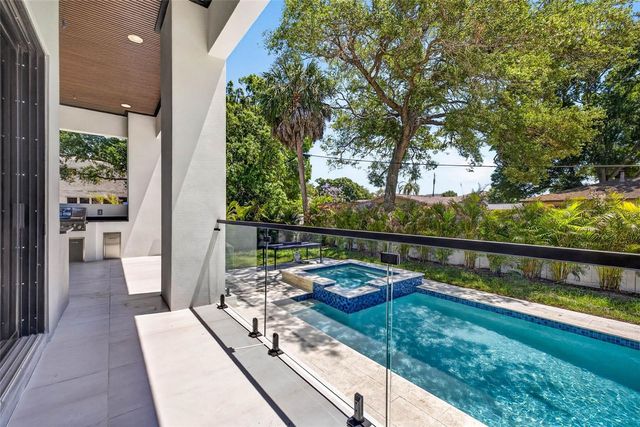 4426 W EUCLID AVENUE, Tampa, FL 33629