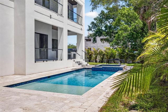 4426 W EUCLID AVENUE, Tampa, FL 33629