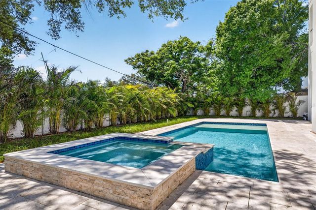 4426 W EUCLID AVENUE, Tampa, FL 33629