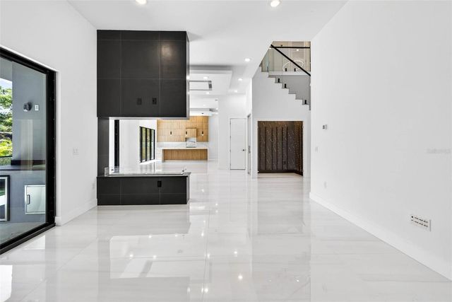 4426 W EUCLID AVENUE, Tampa, FL 33629