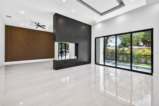 4426 W EUCLID AVENUE, Tampa, FL 33629