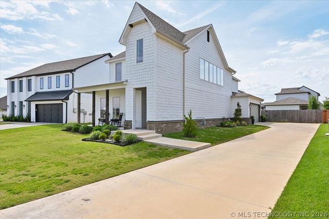 6016 E 126 Place S, Bixby, OK 74008