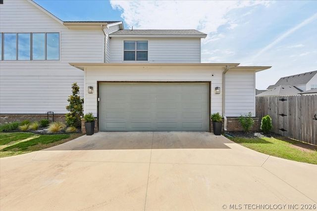 6016 E 126 Place S, Bixby, OK 74008