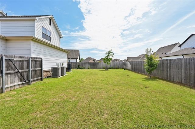 6016 E 126 Place S, Bixby, OK 74008