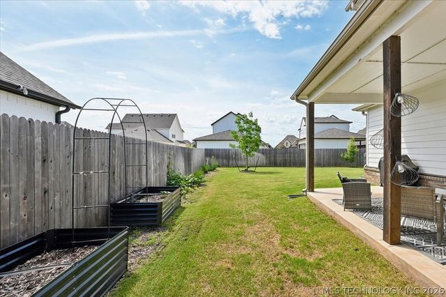 6016 E 126 Place S, Bixby, OK 74008