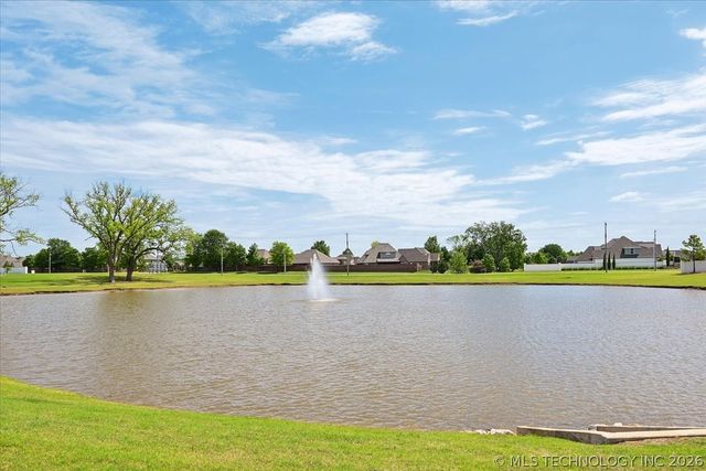 6016 E 126 Place S, Bixby, OK 74008