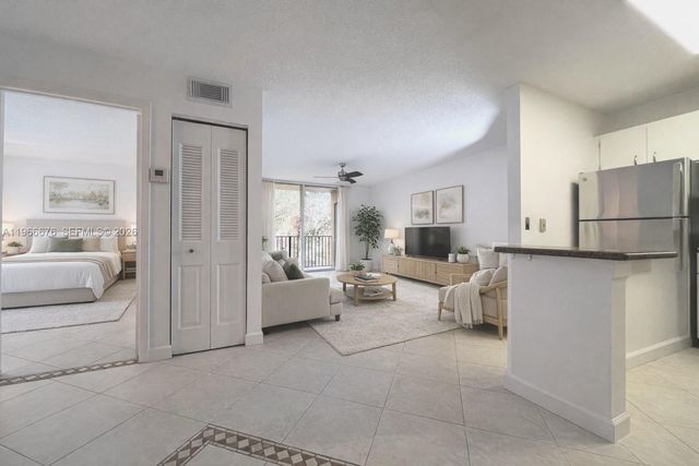 10741 Cleary Blvd 204, Plantation, FL 33324