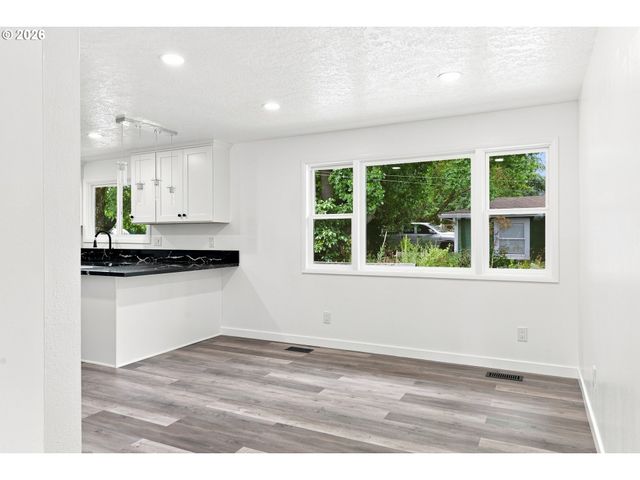 226 Se 157TH Ave, Portland, OR 97233