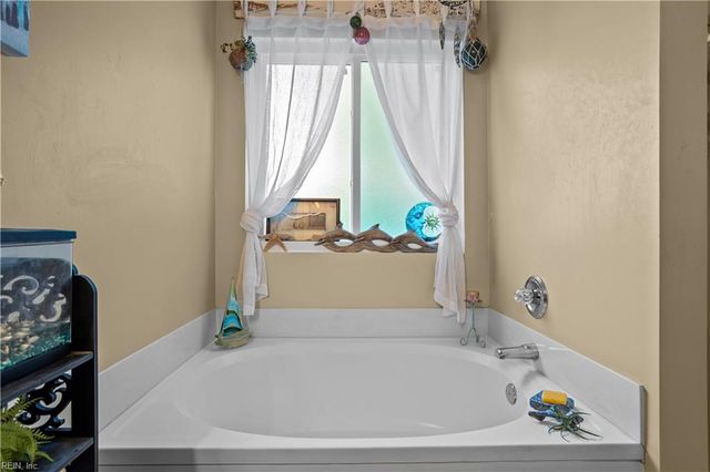 3061 Beaden DR, Virginia Beach, VA 23456