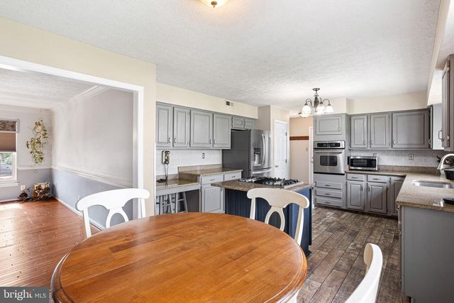 27 GLASGOW RD, Williamstown, NJ 08094