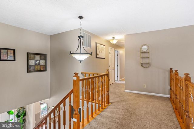 27 GLASGOW RD, Williamstown, NJ 08094