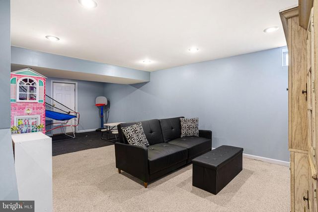 27 GLASGOW RD, Williamstown, NJ 08094