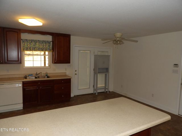 6447 Rutledge Pike, Knoxville, TN 37924