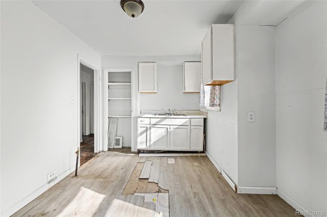 3027 Bassett Street, Detroit, MI 48217