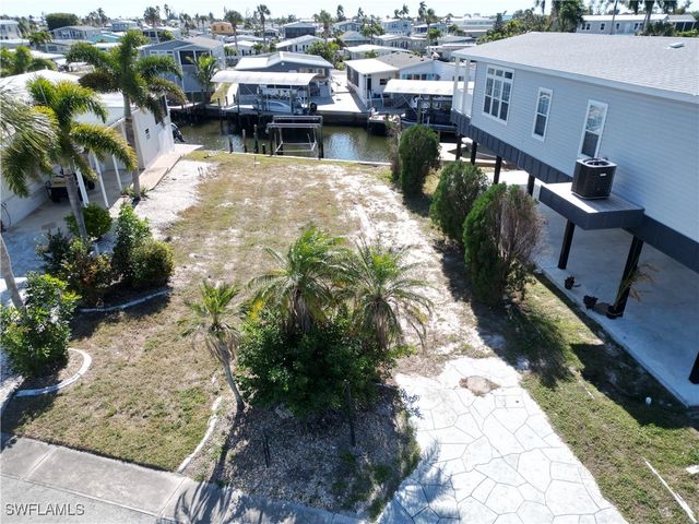 11391 Azalea LN, Fort Myers Beach, FL 33931