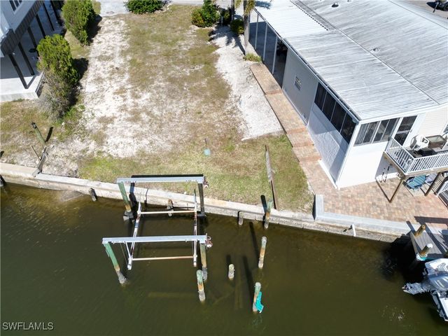 11391 Azalea LN, Fort Myers Beach, FL 33931