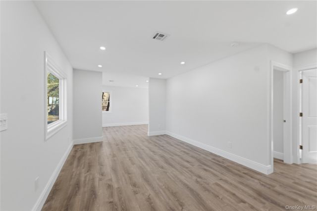 5 Bear Lane, Centereach, NY 11720