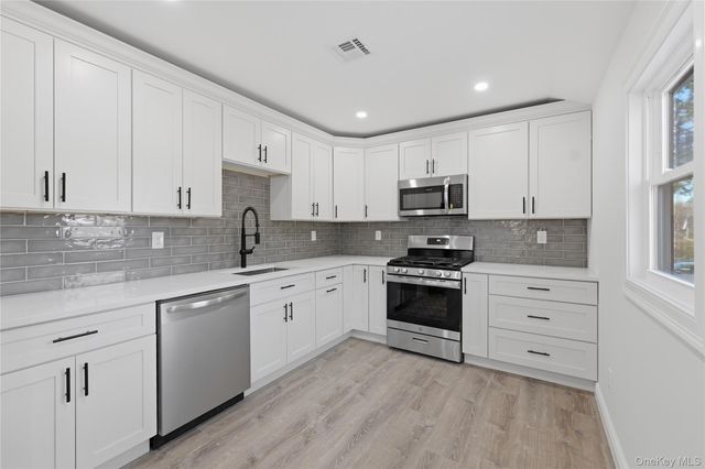 5 Bear Lane, Centereach, NY 11720