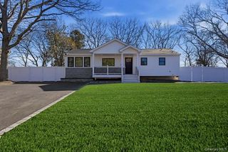 5 Bear Lane, Centereach, NY 11720