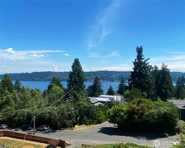 12321 42nd Avenue NE, Seattle, WA 98125