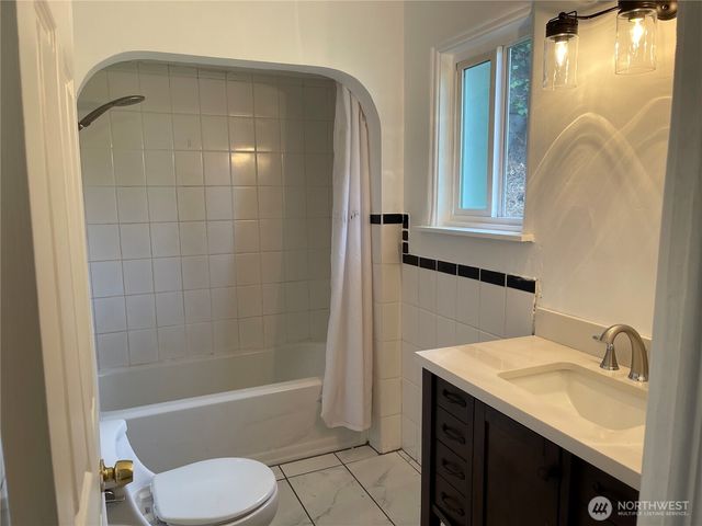 12321 42nd Avenue NE, Seattle, WA 98125