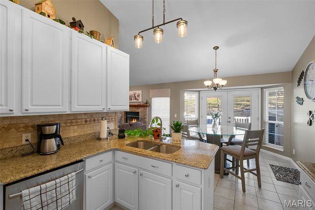 1375 Mosswoods Drive, Fenton, MO 63026