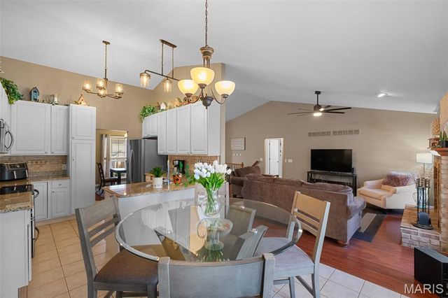 1375 Mosswoods Drive, Fenton, MO 63026