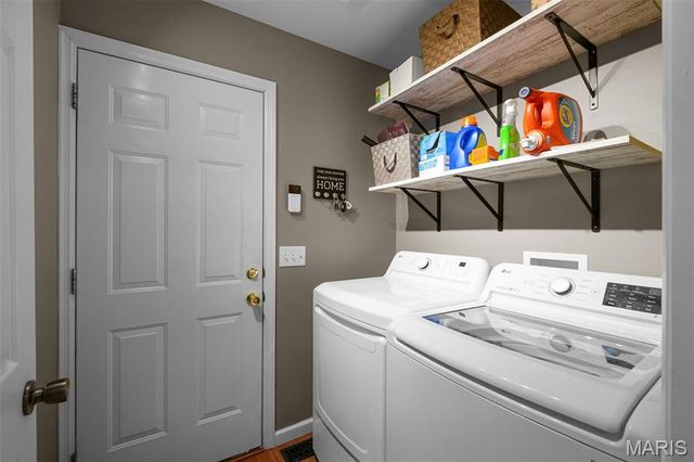 1375 Mosswoods Drive, Fenton, MO 63026