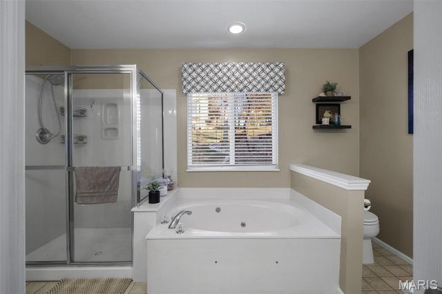 1375 Mosswoods Drive, Fenton, MO 63026