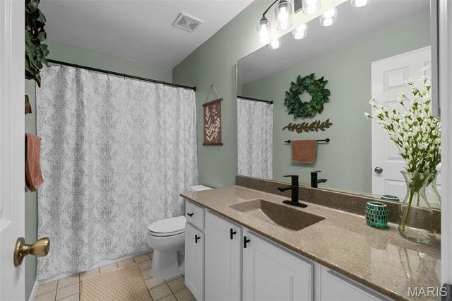 1375 Mosswoods Drive, Fenton, MO 63026